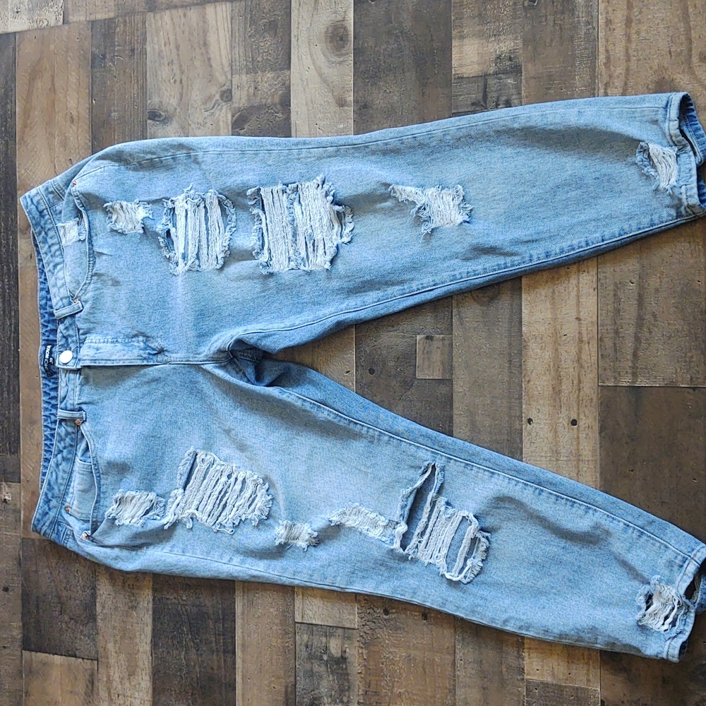 Fashion Nova 100% Cotton Light Wash Destroyed Boyfriend Jeans sz 18